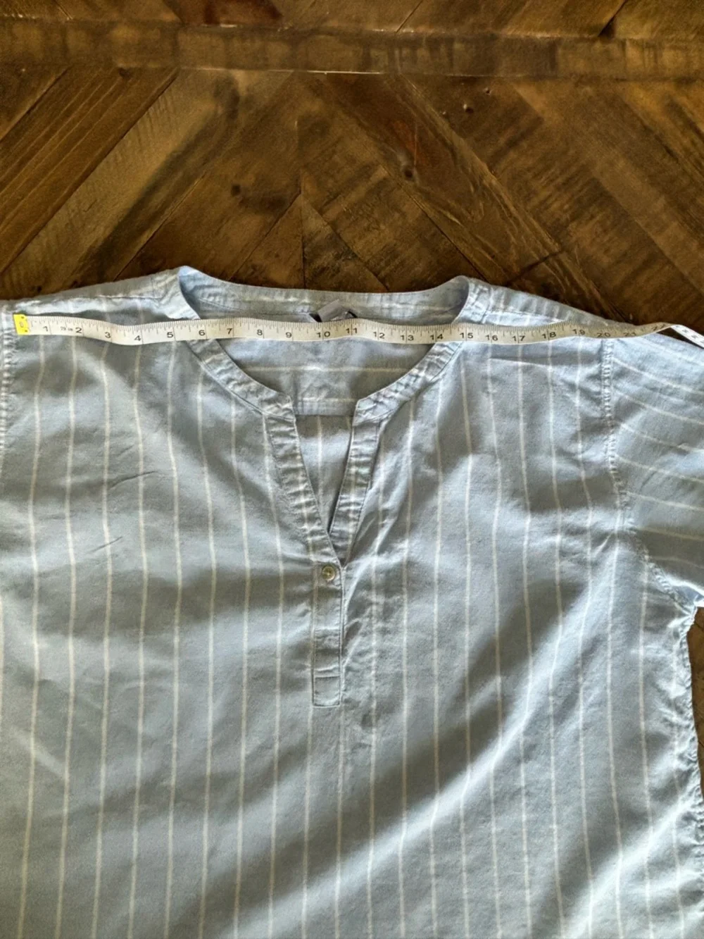 Eddie Bauer Light‎ Blue and White Striped Short Sleeve Top - Picture 3 of 6
